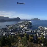 Romsdal Feriesenter - And Boat In Og Romsdal