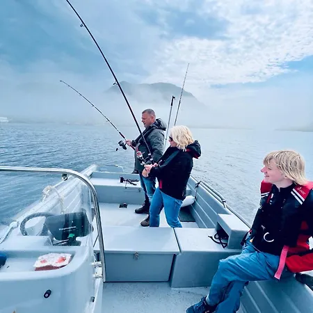 Awesome Fishing, Boating And Nature Experience At Fiskesenter Birkeland Appartement *
