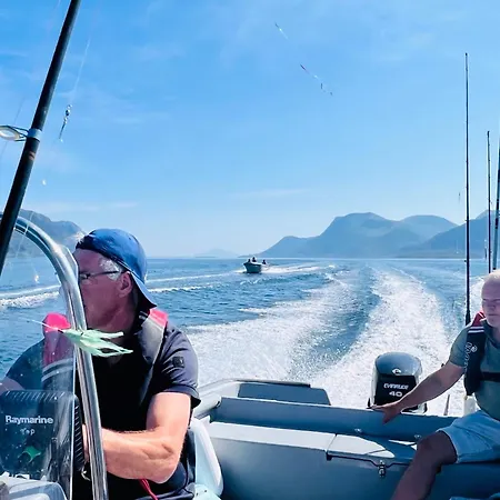 Awesome Fishing, Boating And Nature Experience At Fiskesenter Birkeland Appartement