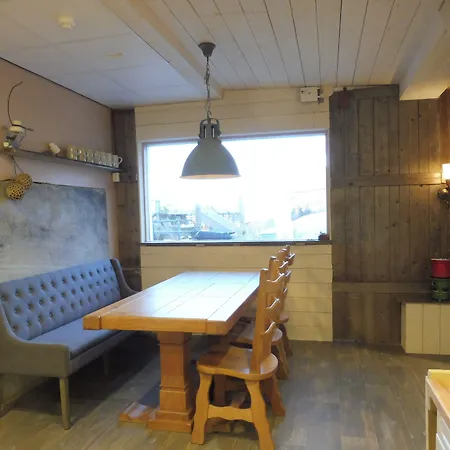 شقة Romsdal Feriesenter - And Boat In Og Romsdal Rekdal